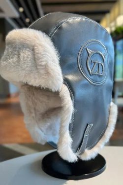Vintage Faux Fur Aviator Hat - Retro Y2K Fashion Accessory for Grunge & 90s Outfits