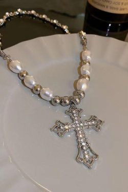Y2K Retro Style Cross Pearl Necklace - Perfect for 90s and Grunge Outfits
