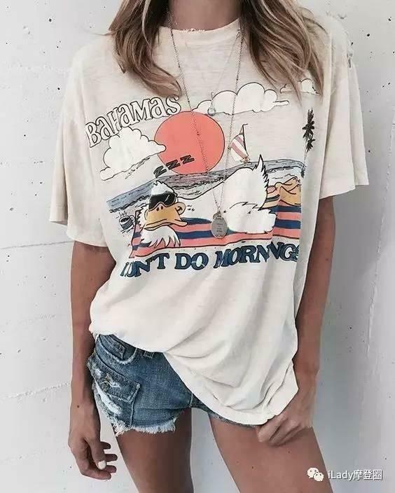 Coquette Aesthetic Bahamas Beach Duck Tee - Y2K Fashion for Women - Cute Tops & Aesthetic Pictures