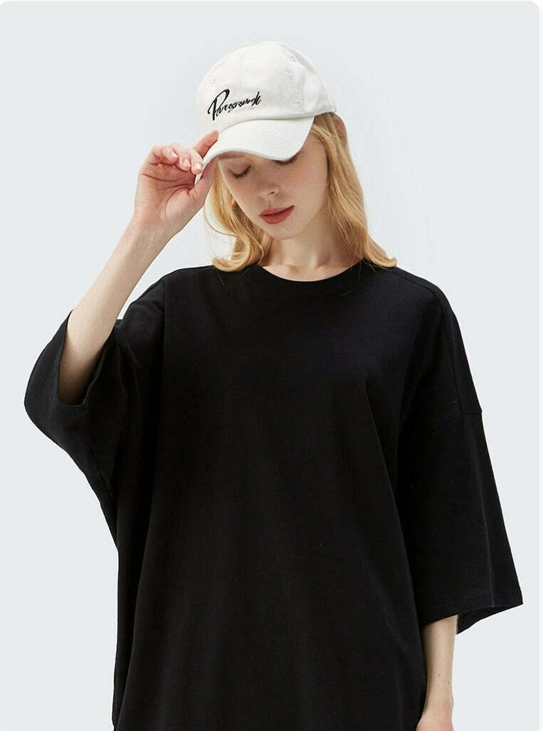 Coquette Aesthetic Oversized Tee: Y2K Fashion with Grunge & Pastel Goth Vibes