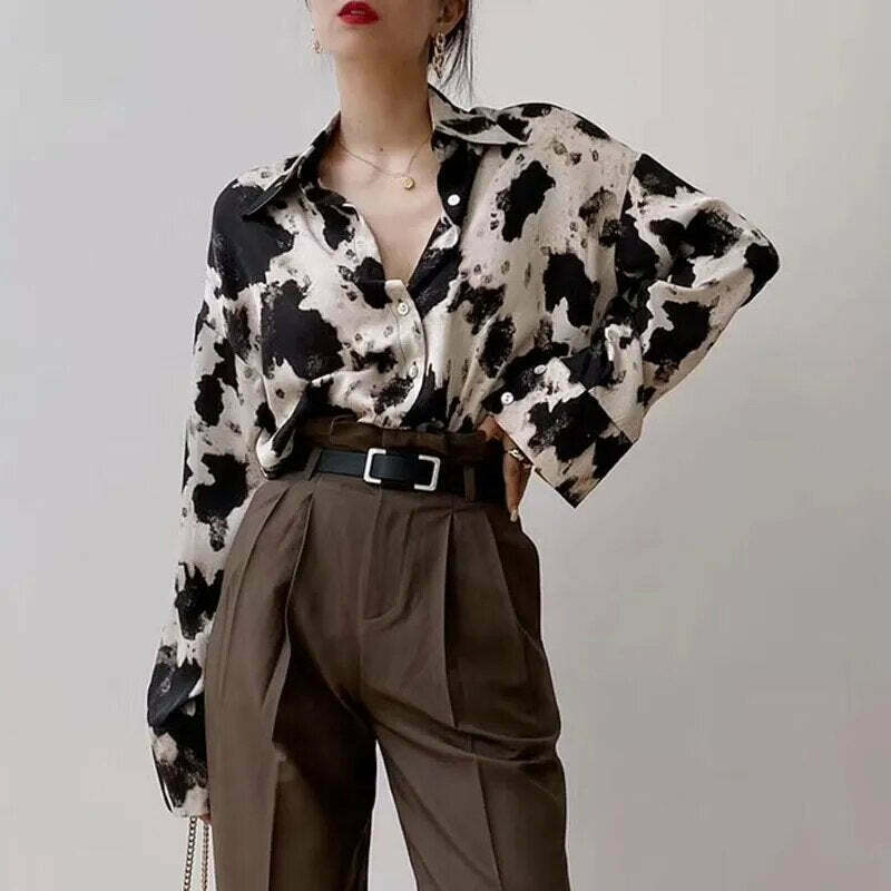 Countryside Charm Shirt - Vintage-inspired Y2K fashion with a touch of coquette and grunge aesthetic