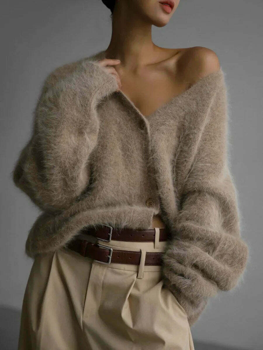 Cozy up in the Calista Cardi: Y2K Fashion for a Comfortable and Stylish Look