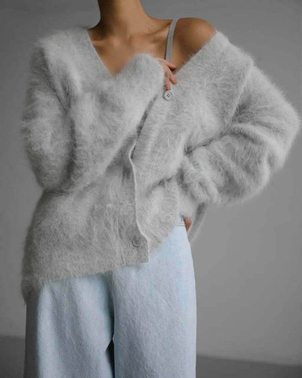 Cozy up in the Calista Cardi: Y2K Fashion for a Comfortable and Stylish Look
