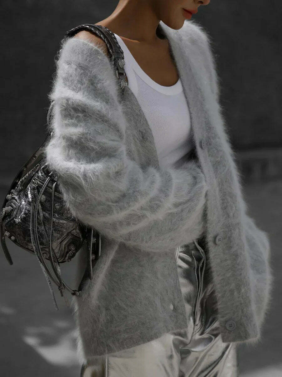 Cozy up in the Calista Cardi: Y2K Fashion for a Comfortable and Stylish Look
