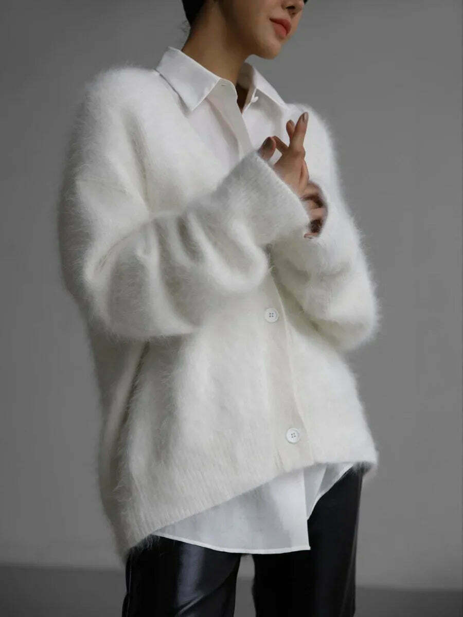 Cozy up in the Calista Cardi: Y2K Fashion for a Comfortable and Stylish Look