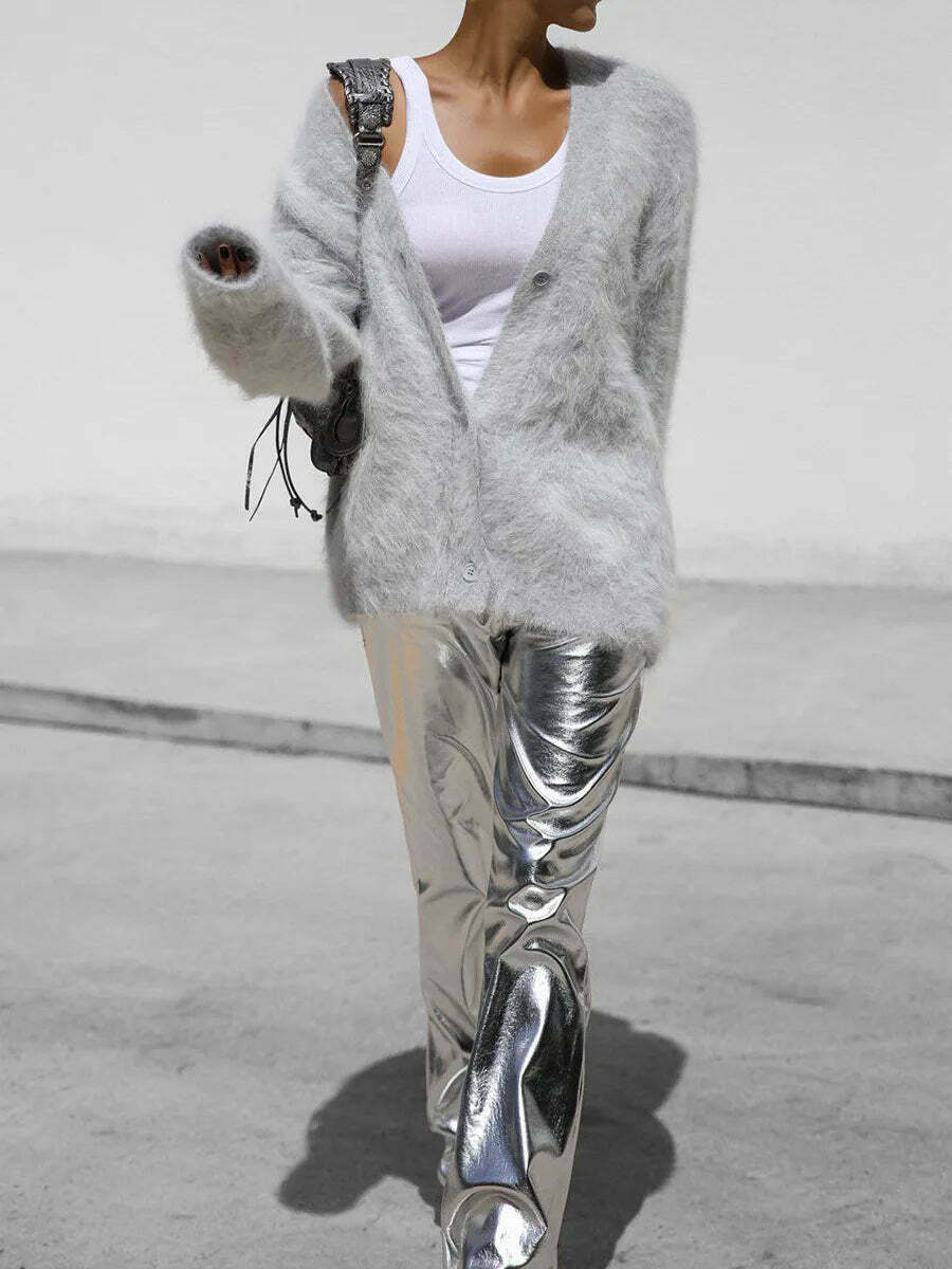 Cozy up in the Calista Cardi: Y2K Fashion for a Comfortable and Stylish Look