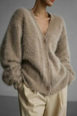 Cozy up in the Calista Cardi: Y2K Fashion for a Comfortable and Stylish Look