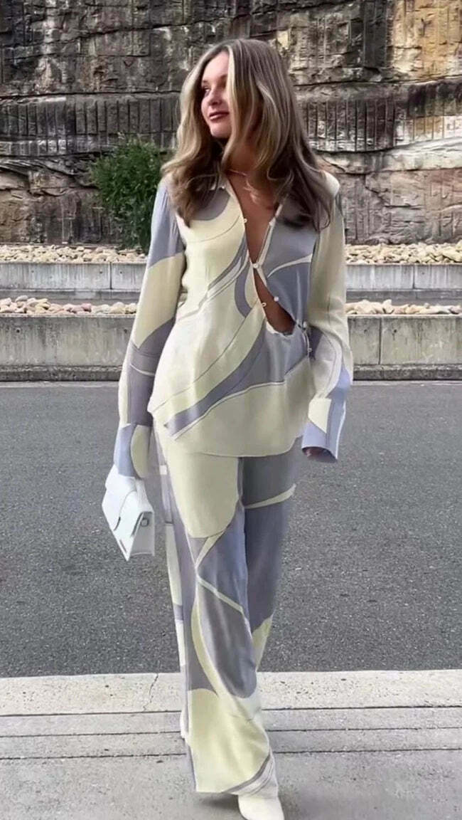 French V-neck Ripped Long Suit for Women: Y2K Fashion Statement with Coquette Aesthetic