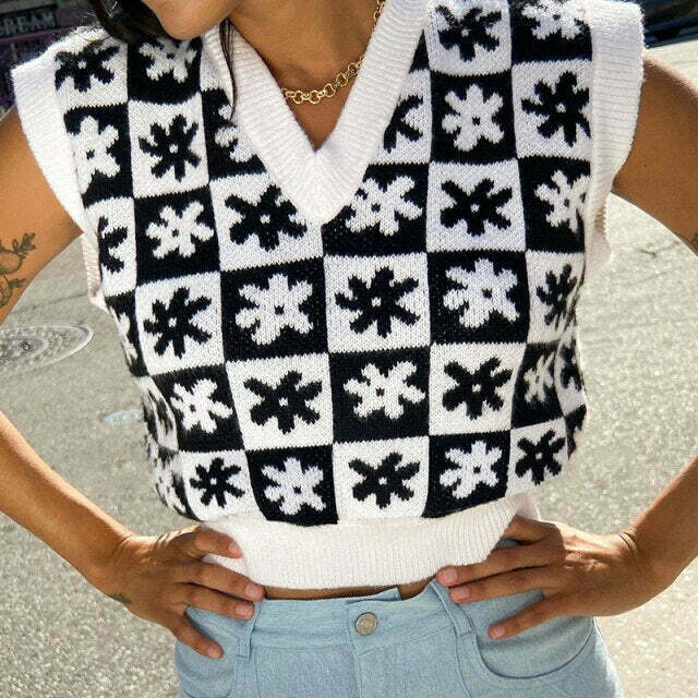Grunge Knitted Checkers Floral Pattern White Crop Top - Y2K Aesthetic Fashion Statement