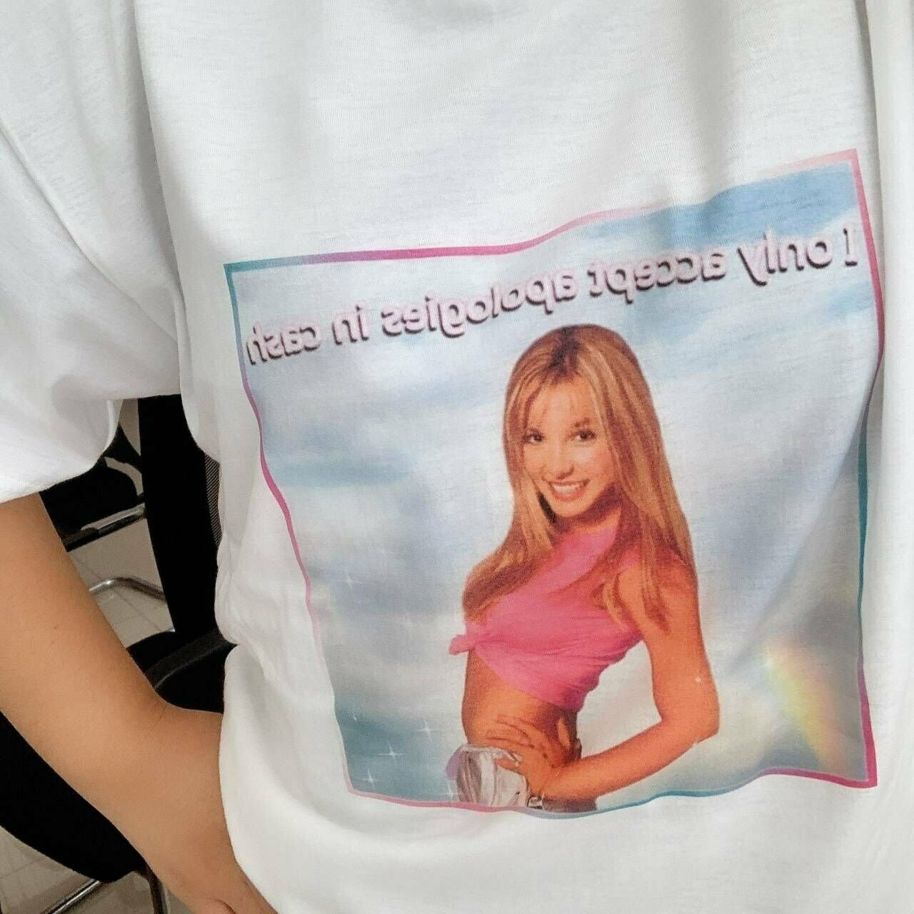 I Only Accept Apologies In Cash Y2K Aesthetic T-Shirt - Women's Fashion Statement