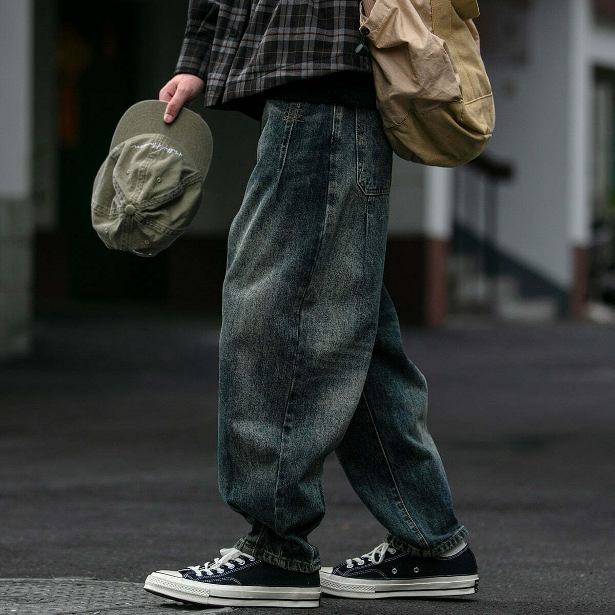 REKNAT Tapered Jeans with Keychain - Y2K Fashion Staple for Coquette Aesthetic Enthusiasts