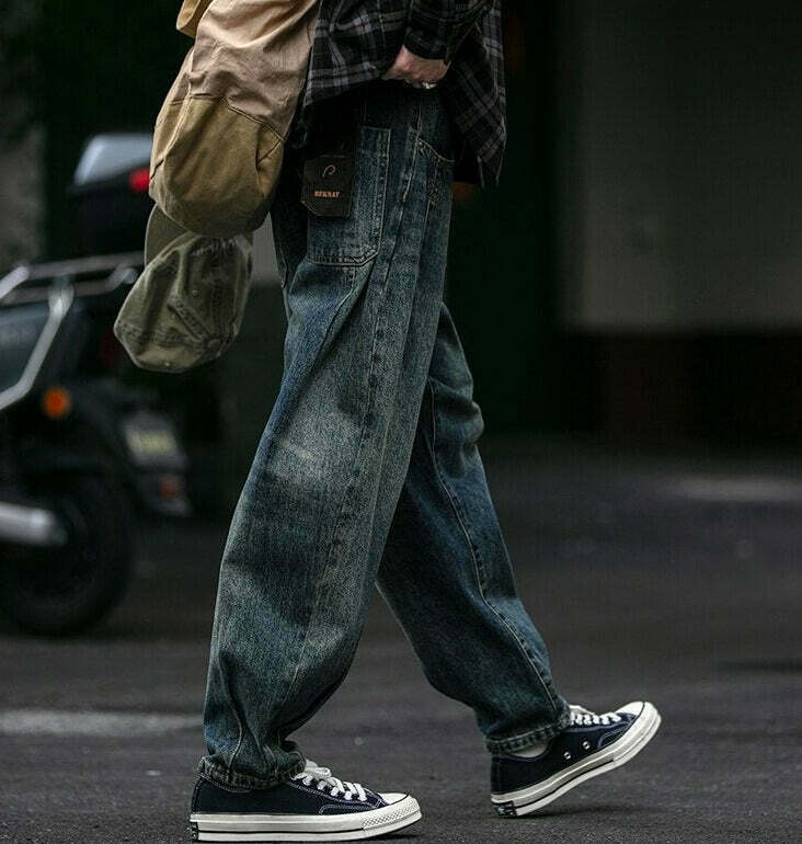 REKNAT Tapered Jeans with Keychain - Y2K Fashion Staple for Coquette Aesthetic Enthusiasts