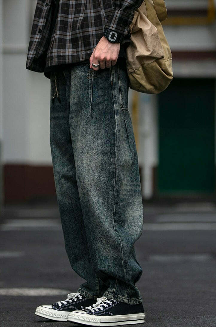 REKNAT Tapered Jeans with Keychain - Y2K Fashion Staple for Coquette Aesthetic Enthusiasts