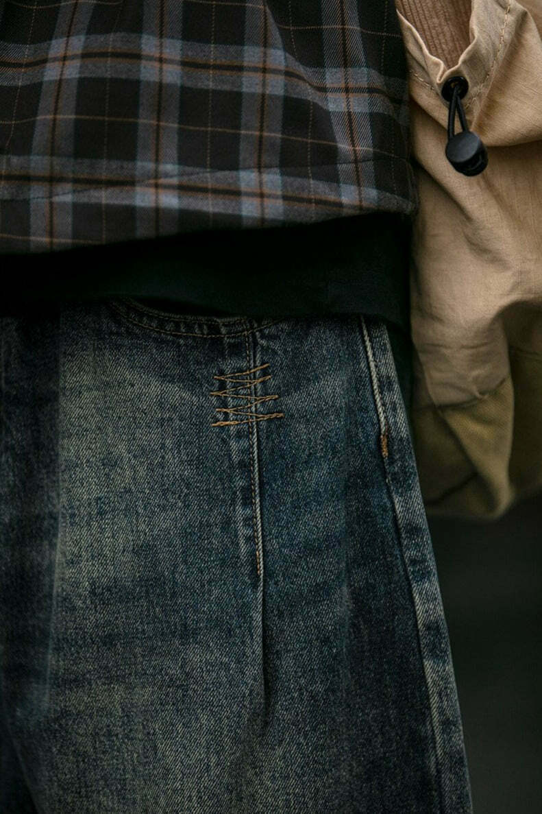 REKNAT Tapered Jeans with Keychain - Y2K Fashion Staple for Coquette Aesthetic Enthusiasts