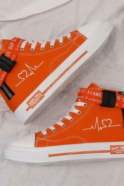 Retro Sneakers Heartbeat Design - Y2K Aesthetic Shoes for Niche Women's Fashion