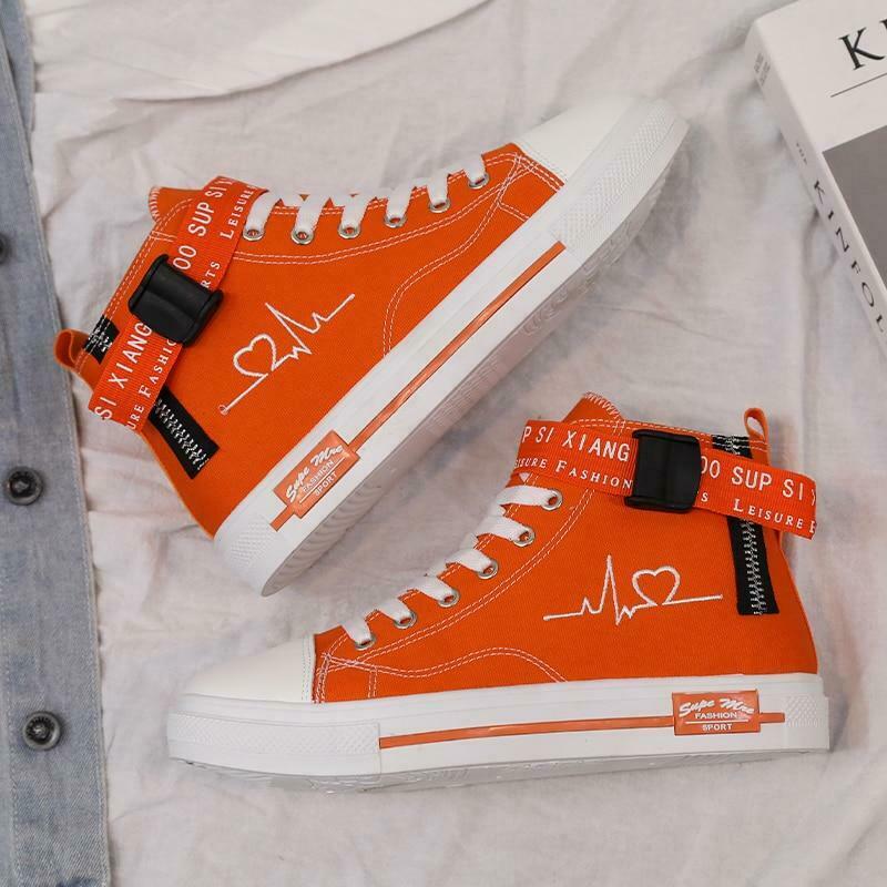Retro Sneakers Heartbeat Design - Y2K Aesthetic Shoes for Niche Women's Fashion