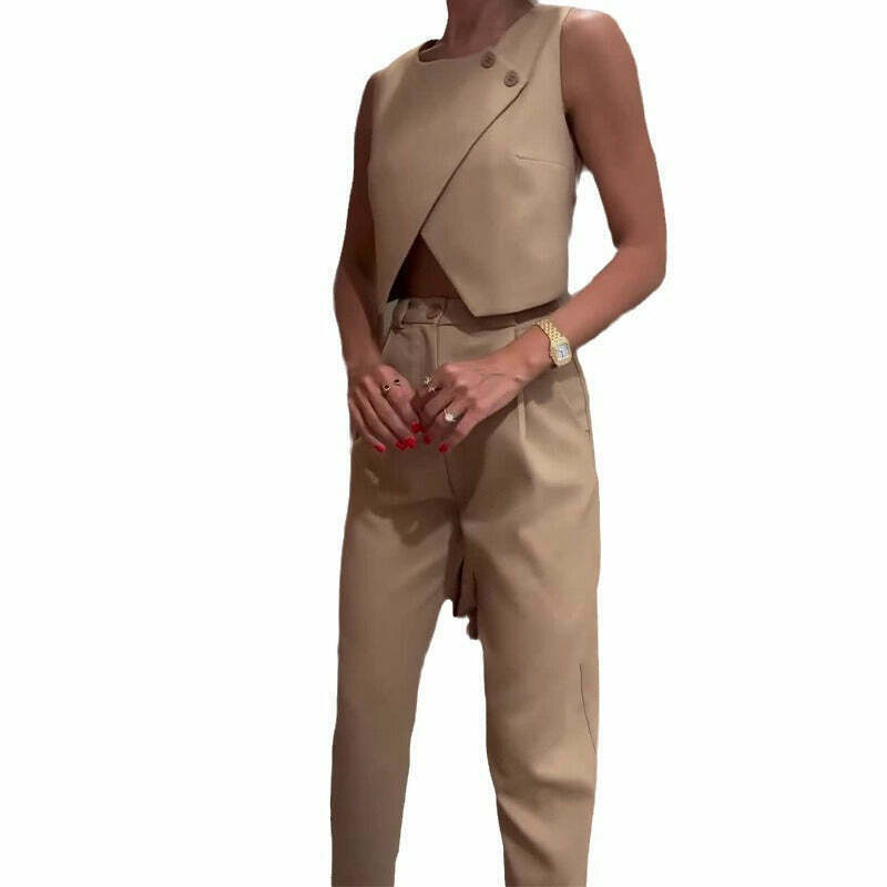 Vintage-Inspired Cargo Skirt Set with Grunge Aesthetic and Coquette Style