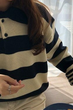 Vintage 90s Aesthetic Sweater: Y2K Fashion for Women - Coquette & Grunge Style Tops