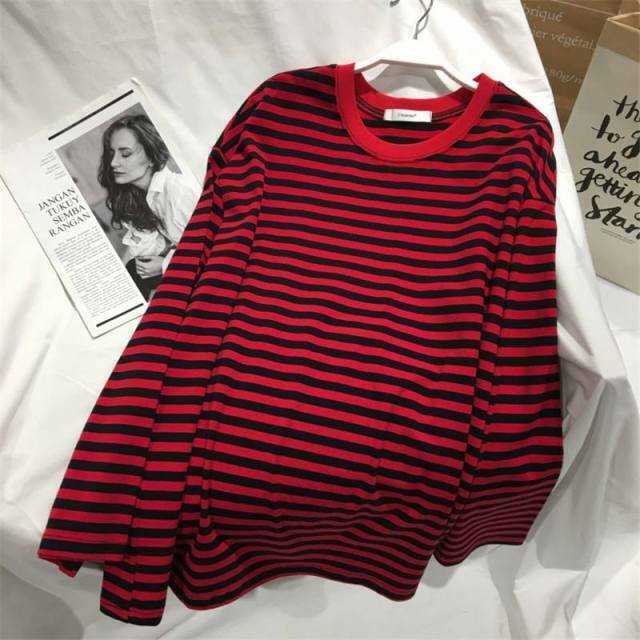 Vintage 90s Grunge Sweater - Y2K Aesthetic Coquette Style - Retro Fashion