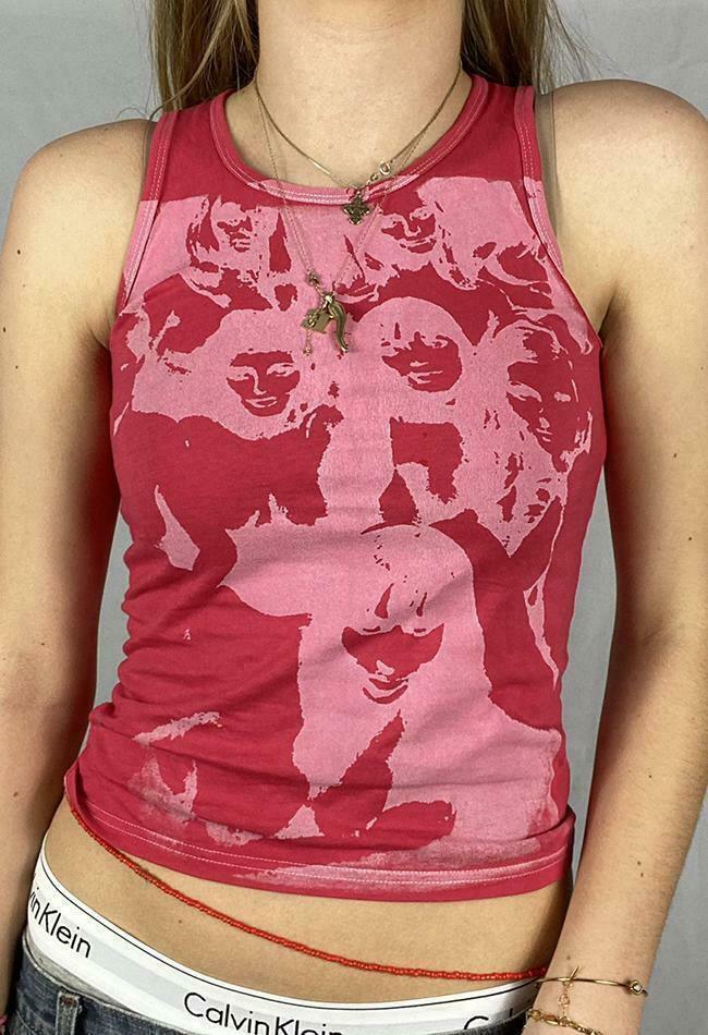 Vintage Girl Graphic Crop Tank - Y2K Aesthetic Coquette Style with Grunge & Pastel Goth Vibes