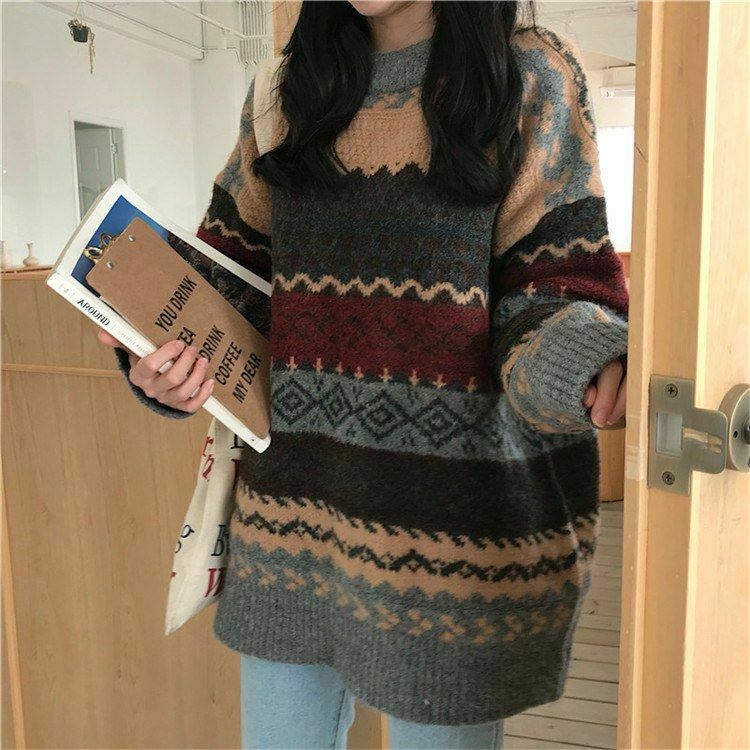 Vintage Winter Sweater: Y2K Aesthetic Coquette Style with Grunge Flair and Pastel Goth Vibes