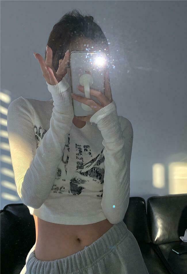 Y2K Aesthetic Blurry Long Sleeve Crop Top for Women - Coquette Style Grunge Fashion with Pastel Goth