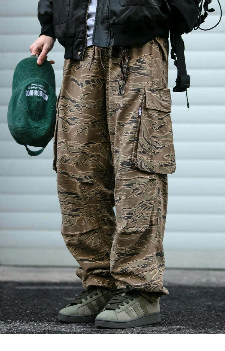 Y2K Aesthetic Camo Cargo Pants: Coquette Style Grunge Fashion for Women