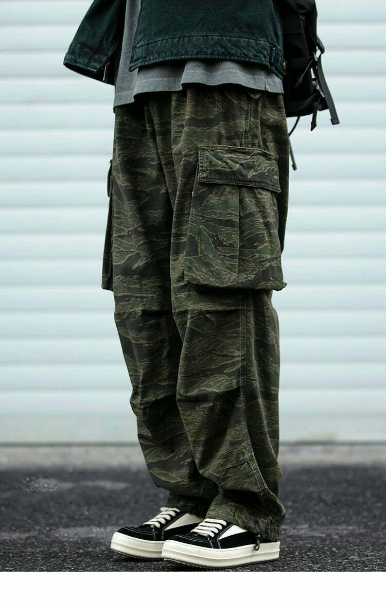 Y2K Aesthetic Camo Cargo Pants: Coquette Style Grunge Fashion for Women