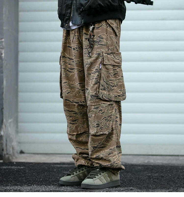 Y2K Aesthetic Camo Cargo Pants: Coquette Style Grunge Fashion for Women