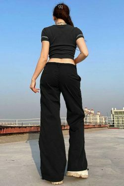 Y2K Aesthetic Cargo Skirt: Coquette Grunge with Pastel Goth & Old Money Elegance