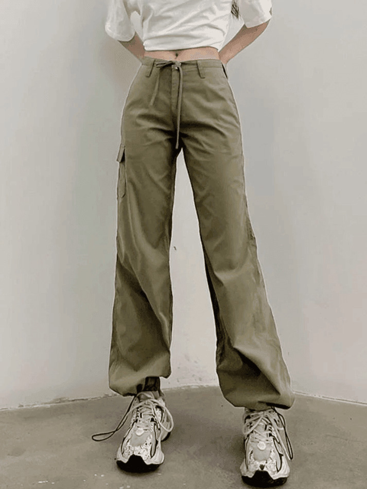Y2K Aesthetic Cargo Skirt: Coquette Grunge with Pastel Goth & Old Money Elegance