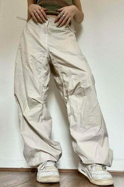 Y2K Aesthetic Cargo Skirt: Coquette Style Grunge Fashion with Cute Tops and Pastel Goth Vibes