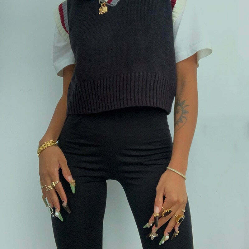 Y2K Aesthetic Cargo Skirt: Coquette Style Grunge Fashion with Cute Tops and Pastel Goth Vibes