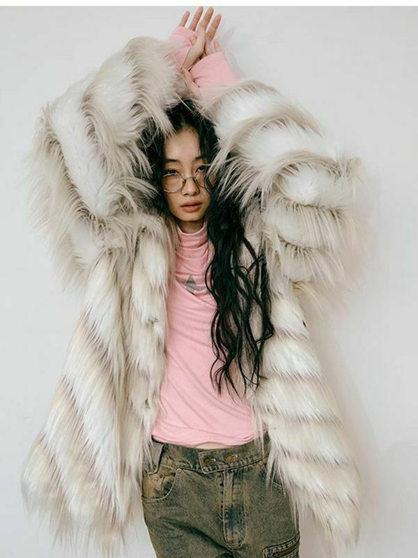 Y2K Aesthetic Cargo Skirt: Coquette Style Grunge Fashion with Retro Imitation Fox Fur Coat