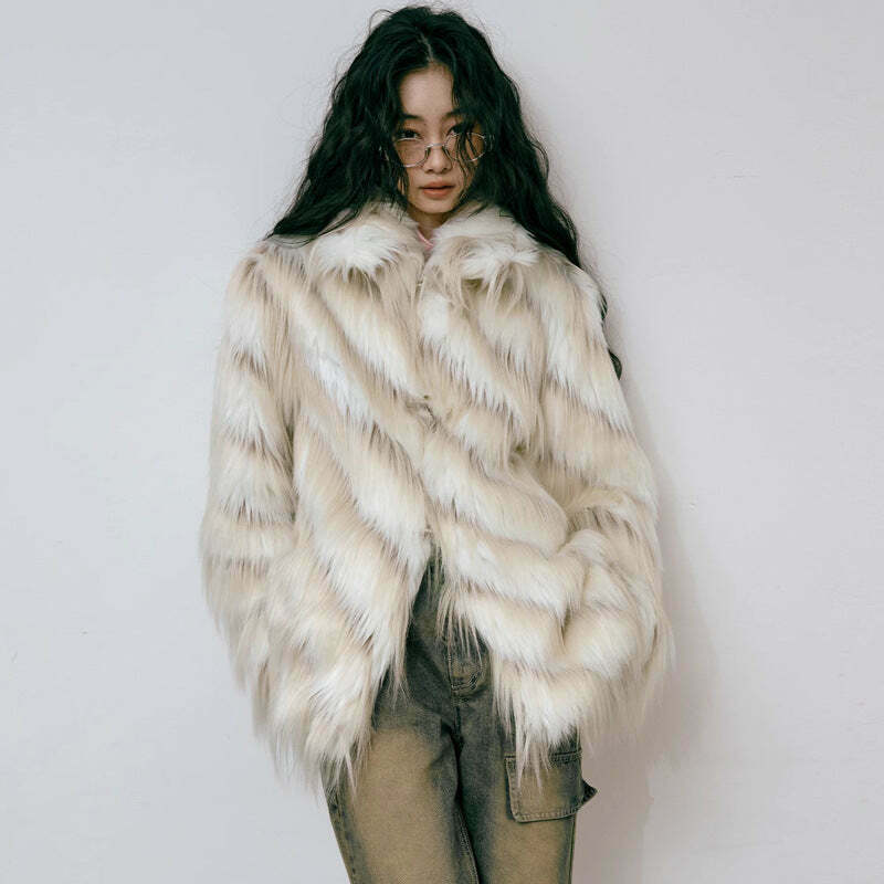 Y2K Aesthetic Cargo Skirt: Coquette Style Grunge Fashion with Retro Imitation Fox Fur Coat