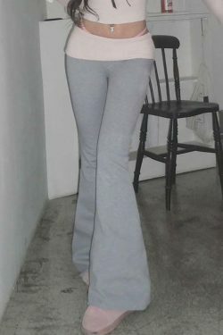 Y2K Aesthetic Cargo Skirt in Coquette Style with Grunge Vibes and Pastel Goth Influence