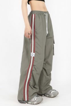 Y2K Aesthetic Cargo Skirt with Coquette Style and Grunge Vibes - Cute Tops and Pastel Goth Fashion