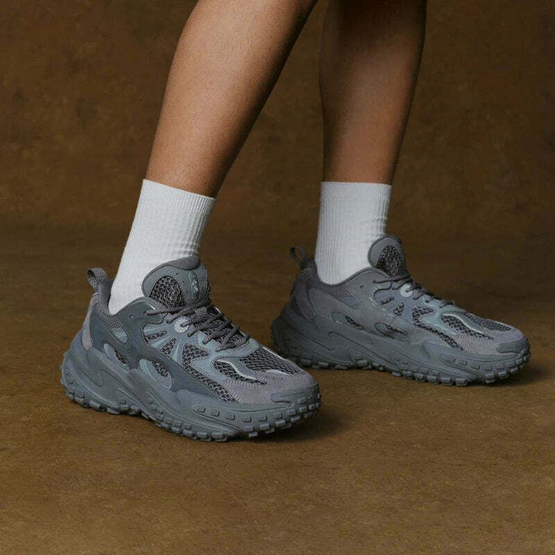 Y2K Aesthetic Coquette Style Cargo Skirt with Xtep Chinoiserie Sneakers