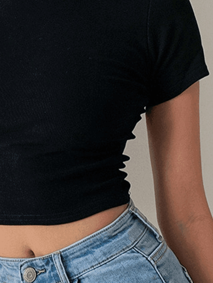 Y2K Aesthetic Crop Top: Coquette Style Grunge Fashion with Pastel Goth Vibes