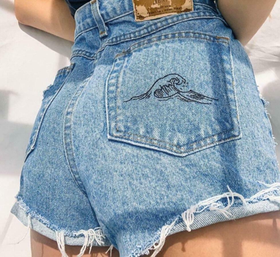 Y2K Aesthetic Fashion: Great Wave Print Shorts - Coquette Grunge Outfits