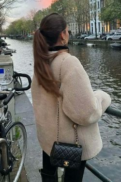 Y2K Aesthetic Faux Fur Coat for Women - Coquette Style Grunge Fashion with Old Money Elegance