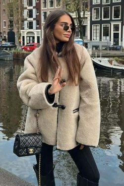 Y2K Aesthetic Faux Fur Coat for Women - Coquette Style Grunge Fashion with Old Money Elegance