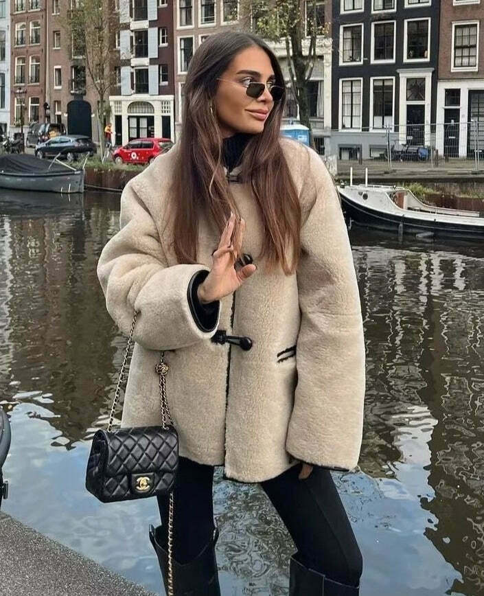 Y2K Aesthetic Faux Fur Coat for Women - Coquette Style Grunge Fashion with Old Money Elegance