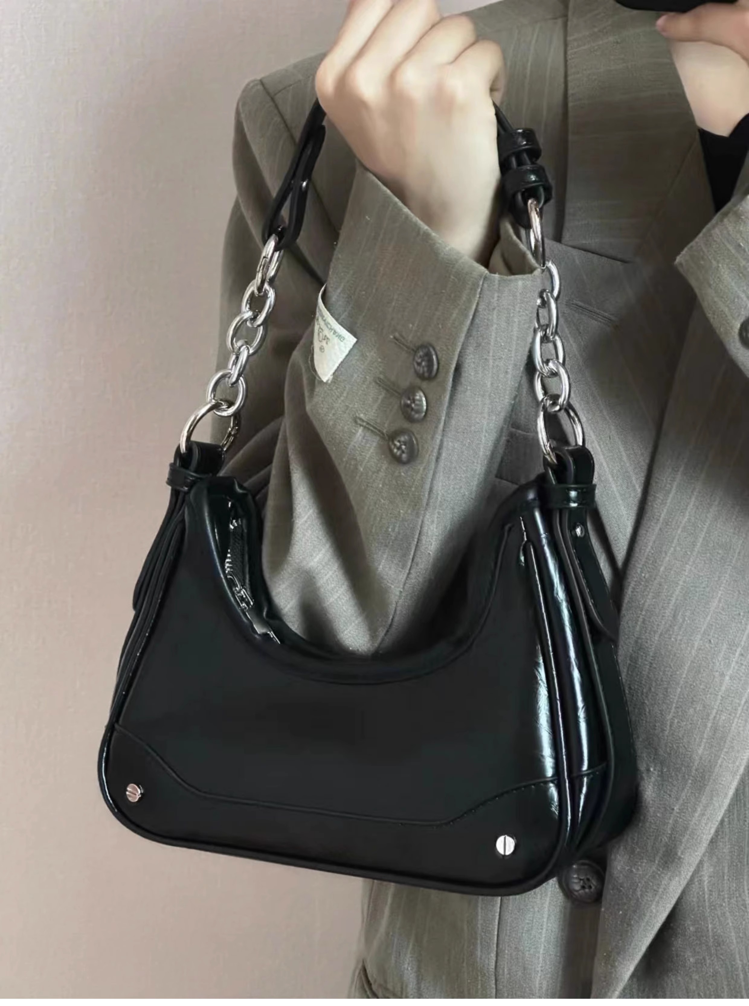 2023 Silver Underarm Bag for Women, Handheld Chain Baguette, Versatile High-End Shoulder Crossbody Bag