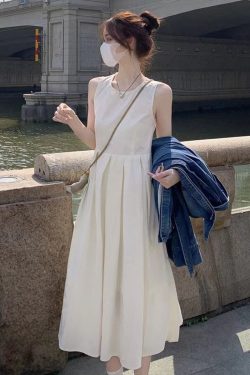 2025 Summer French Romantic Waist-Defined Sleeveless Fairy Long Dress for Petite Sizes - Elegant White Floral Style