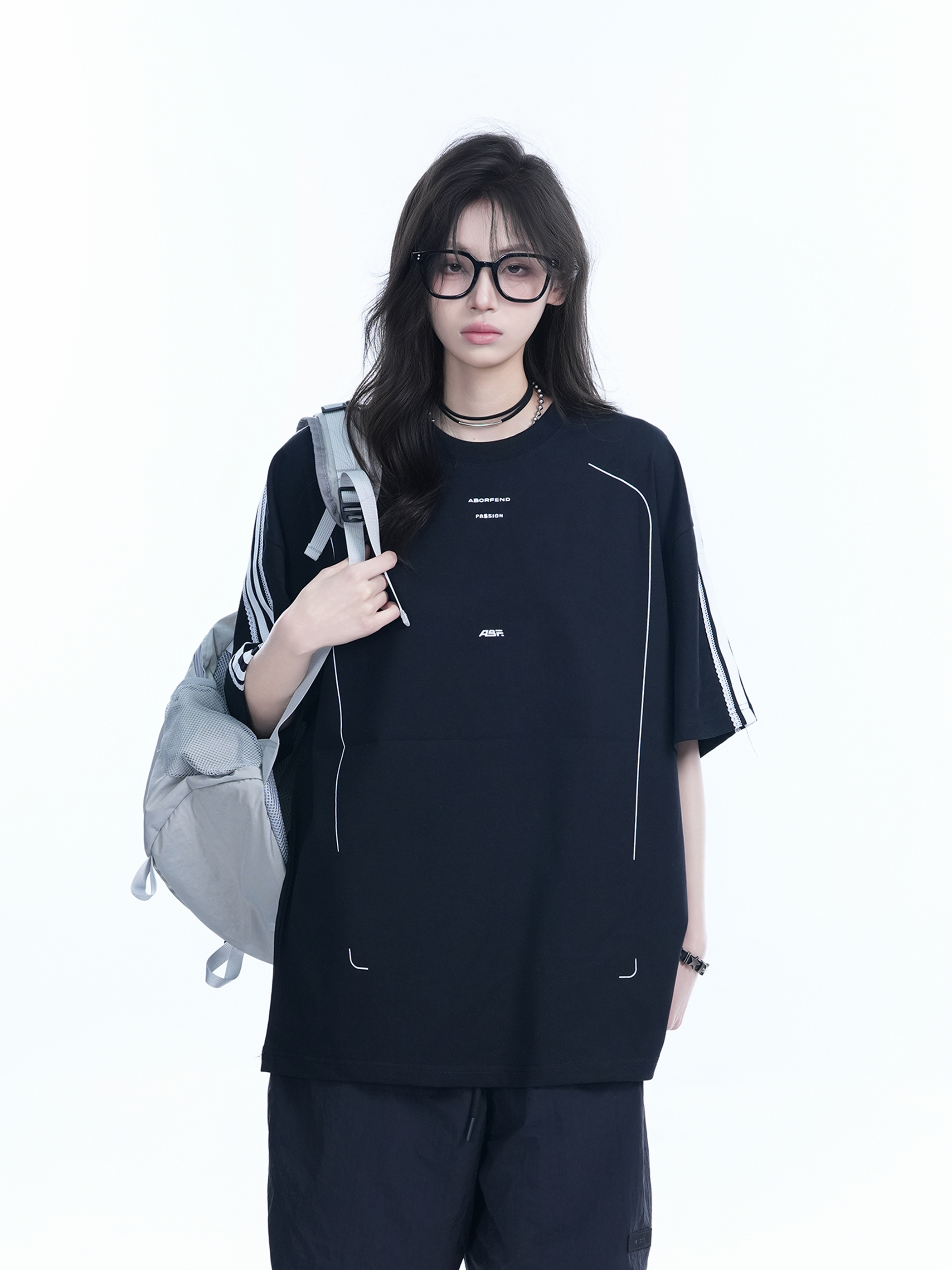 American Retro Black Short-Sleeve T-Shirt for Women – Loose Fit, Summer Casual Tee with Trendy Graphic Design