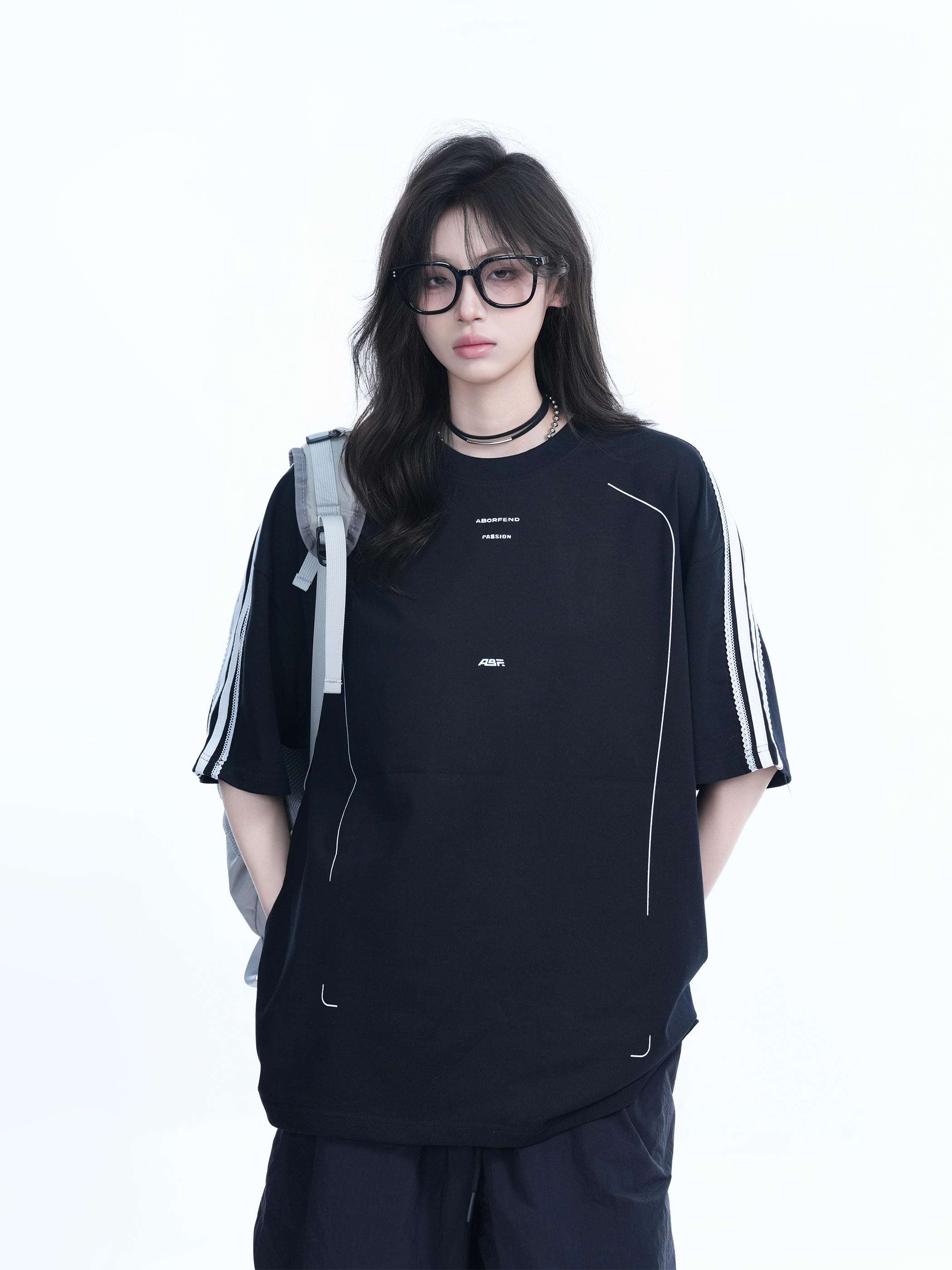 American Retro Black Short-Sleeve T-Shirt for Women – Loose Fit, Summer Casual Tee with Trendy Graphic Design