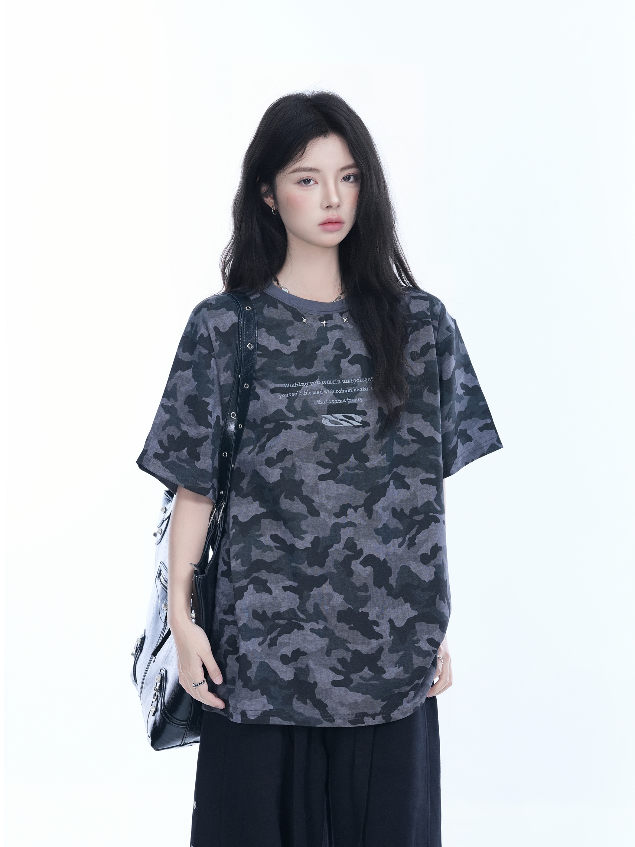 American Retro Camouflage Oversized Short Sleeve T-Shirt for Women - Summer Loose Fit Tee with Graphic Design