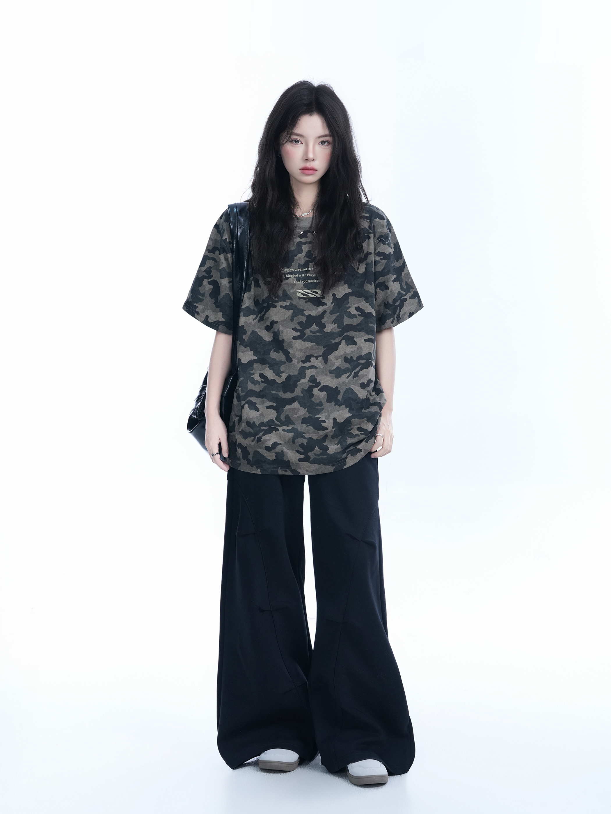 American Retro Camouflage Oversized Short Sleeve T-Shirt for Women - Summer Loose Fit Tee with Graphic Design