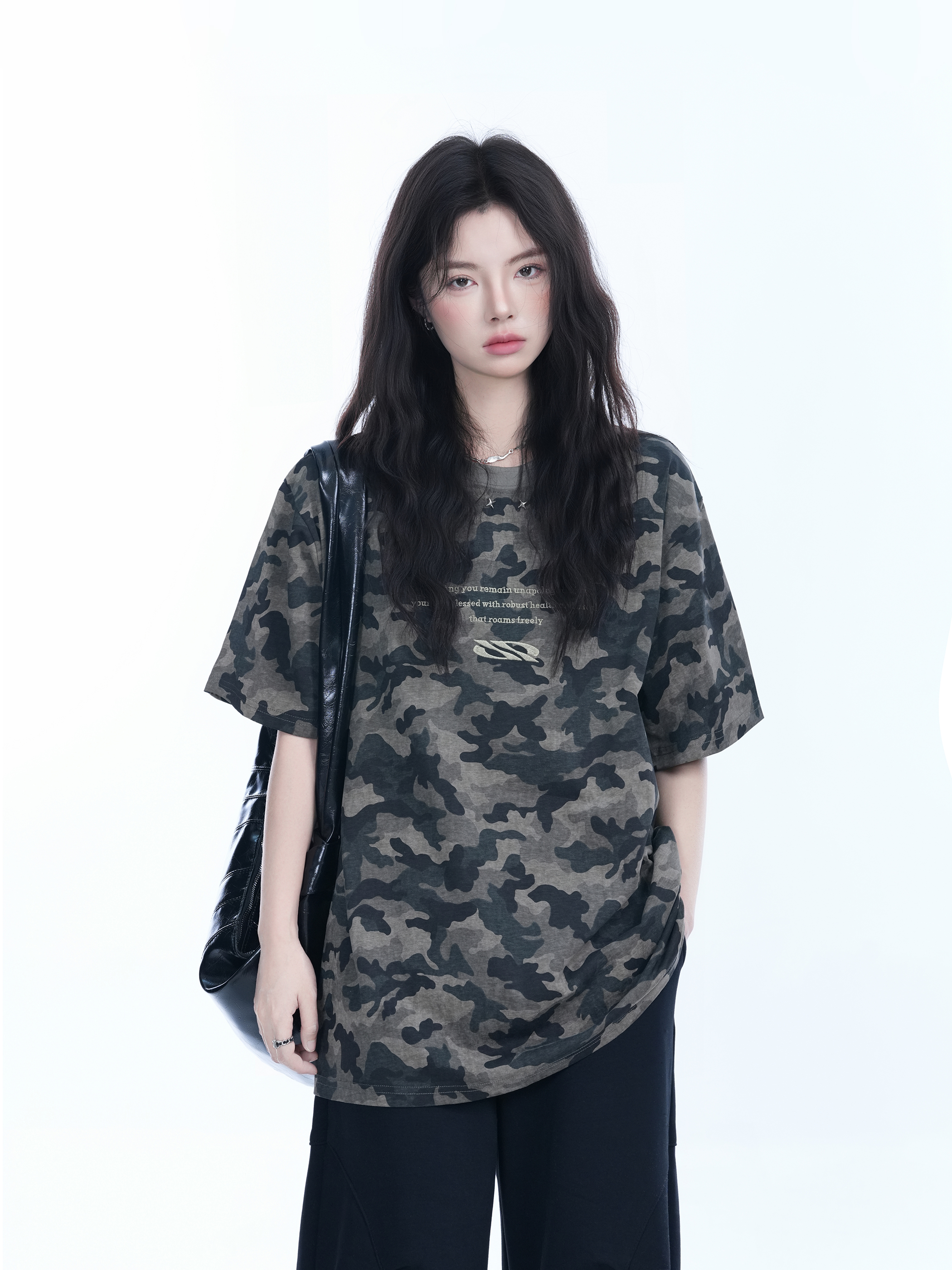American Retro Camouflage Oversized Short Sleeve T-Shirt for Women - Summer Loose Fit Tee with Graphic Design
